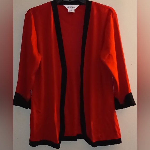 Misook Sweaters - ❤️🖤NBW MISOOK RED/BLACK CARDIGAN🖤❤️